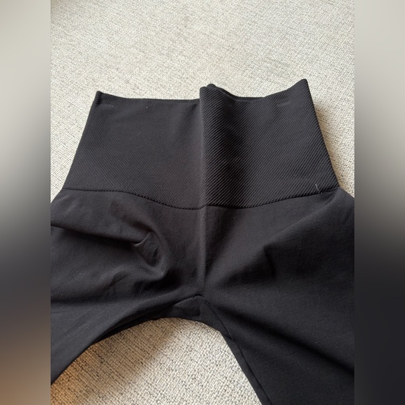 Spanx Love Your Assets High Waist Leggings - Picture 4 of 8